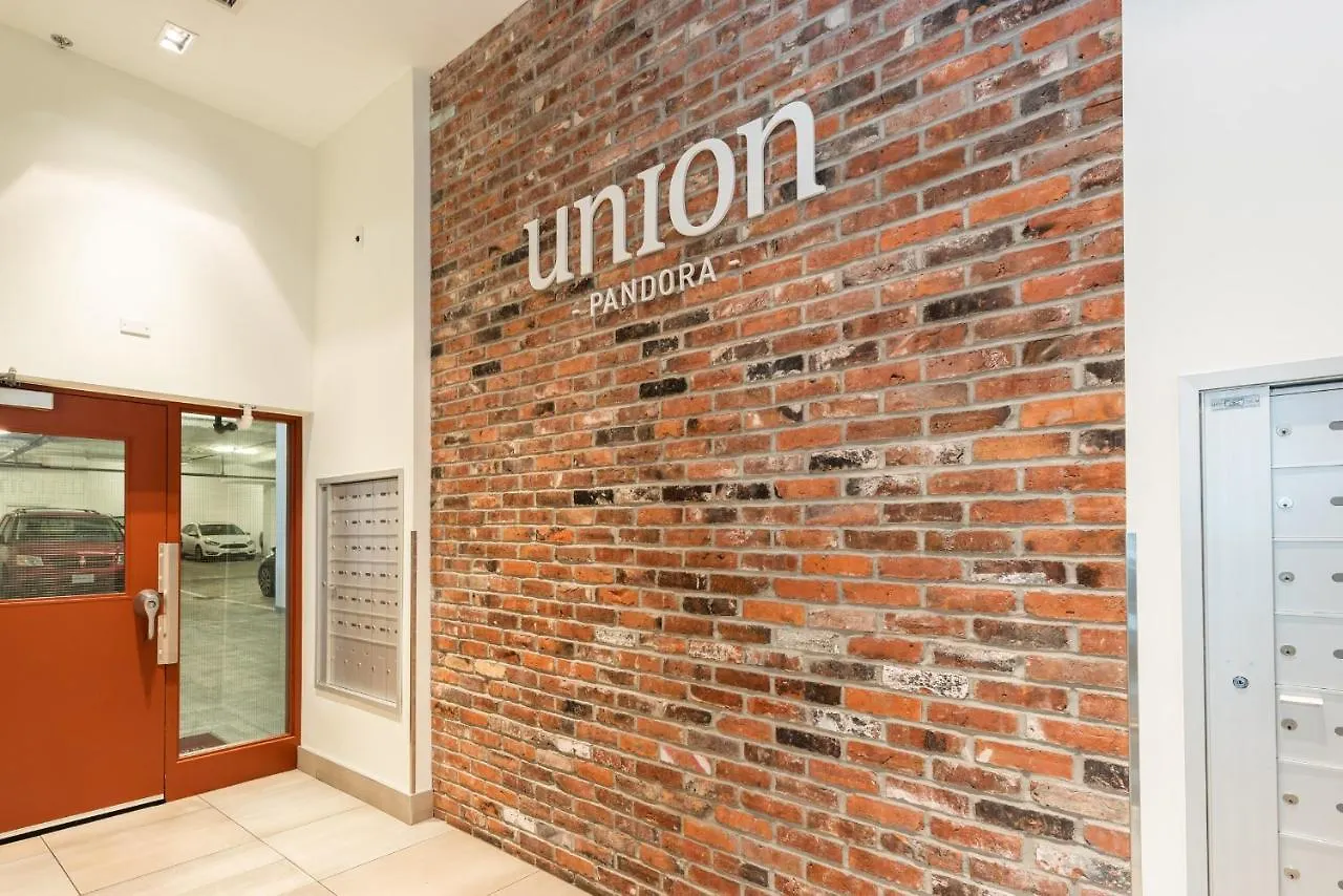 506 Union - Downtown Victoria, Secure Parking Included Apartment  Victoria