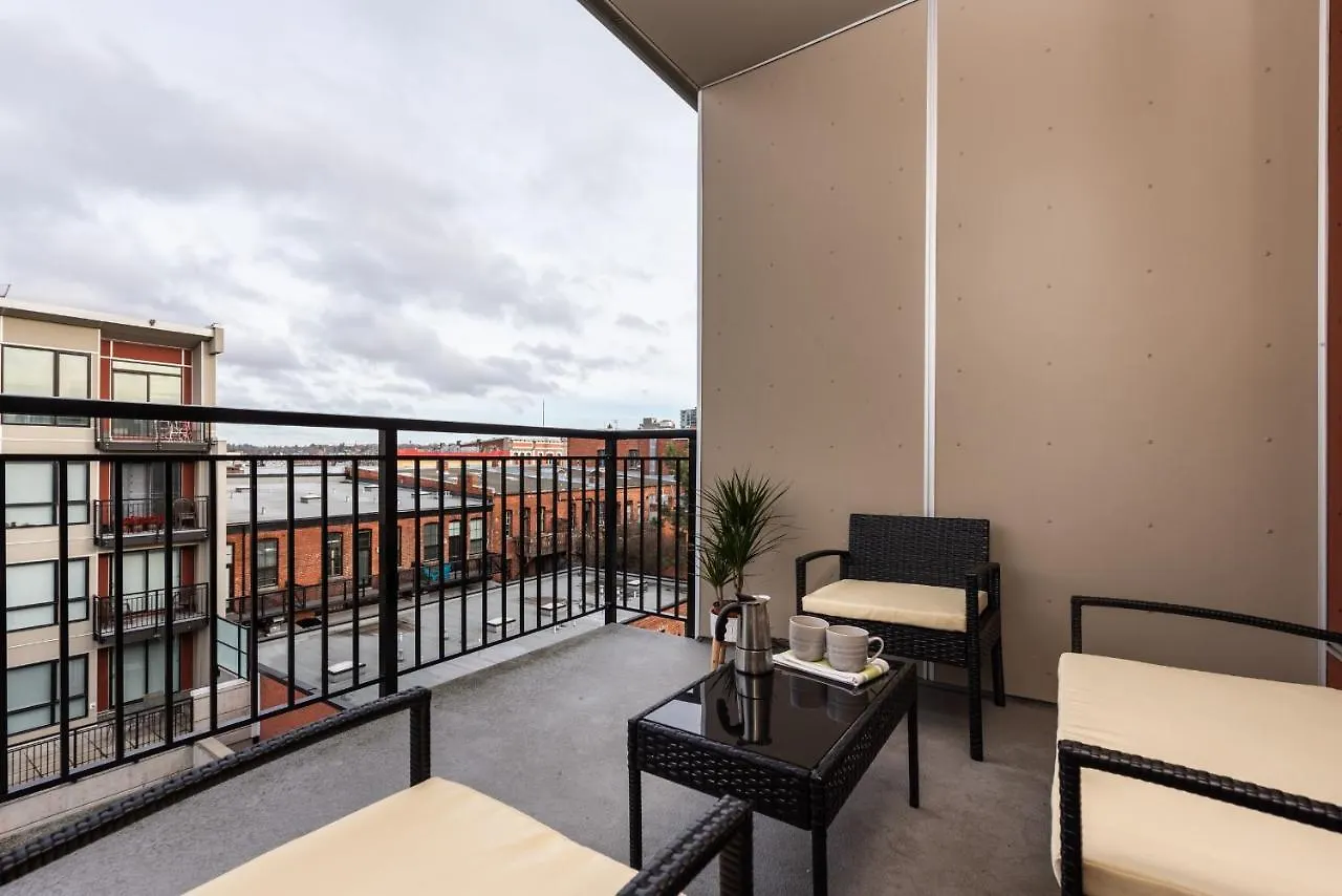 506 Union - Downtown Victoria, Secure Parking Included Apartment